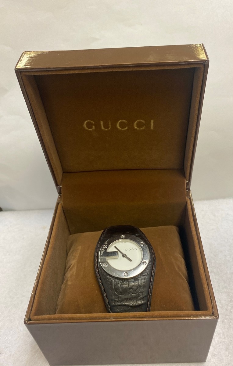 Gucci 104-GG Bandeau Collection Silver Tone Women's Watch Gucci 104-GG Bandeau Collection Silver Tone Women's Watch