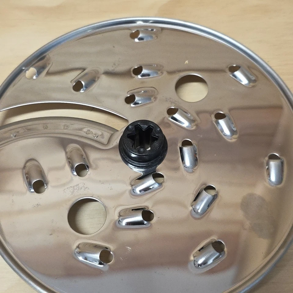 Oster 14 Cup Food Processor FPSTFP5273-DFL Replacement Slice/Shred Disc - Image 4 of 4