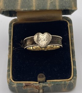 Antique Victorian 14K Yellow Gold Mourning Hair Ring W/ LB Initials Size 7.25