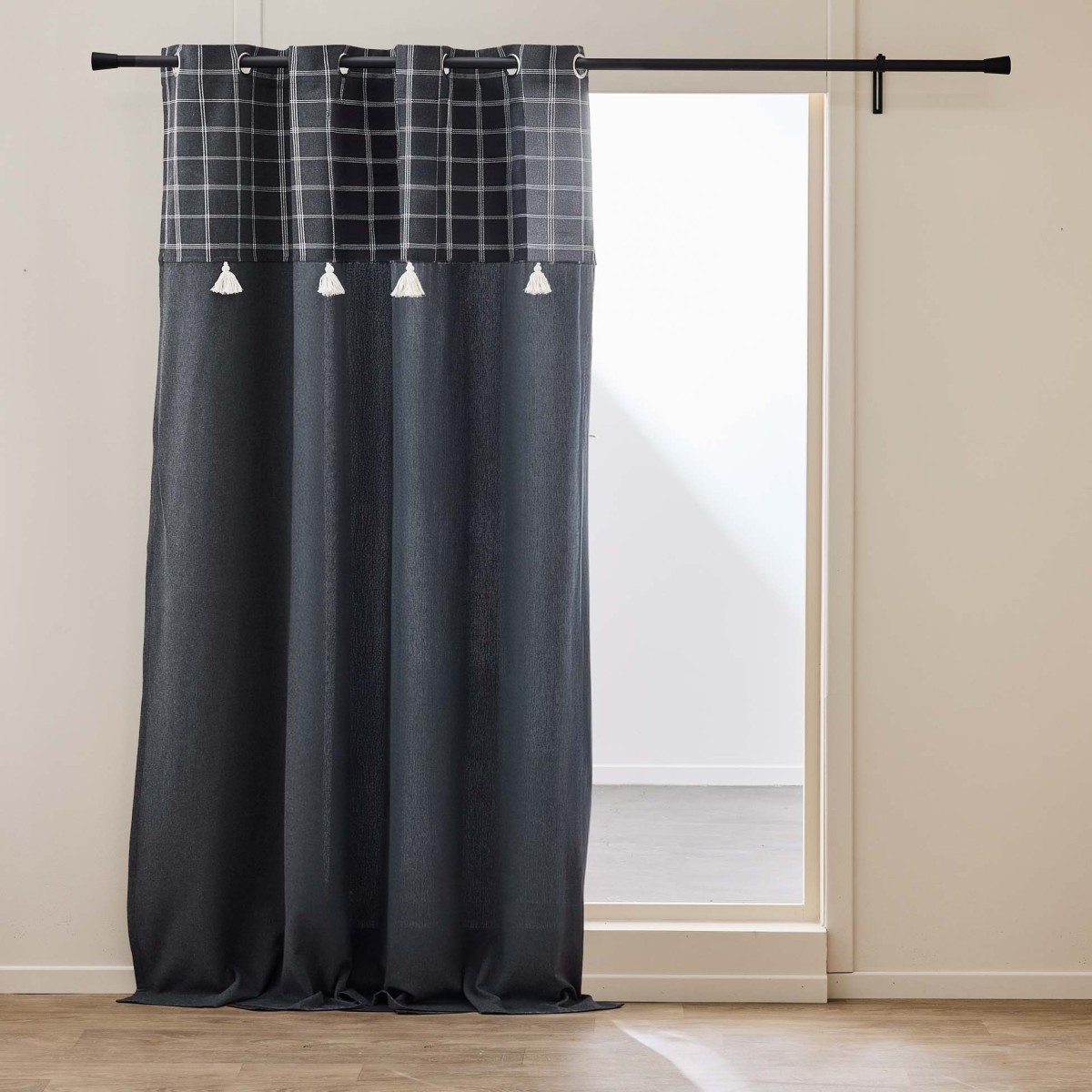 Rideau occultant Everest anthracite 140x240 pour une chambre chaleureuse
