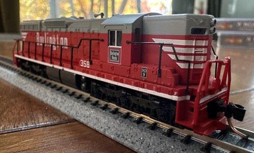 Life-Like N Scale Loco #7770 EMD SD-7 Burlington CB&Q #358 NOS NY | Zustand: New
