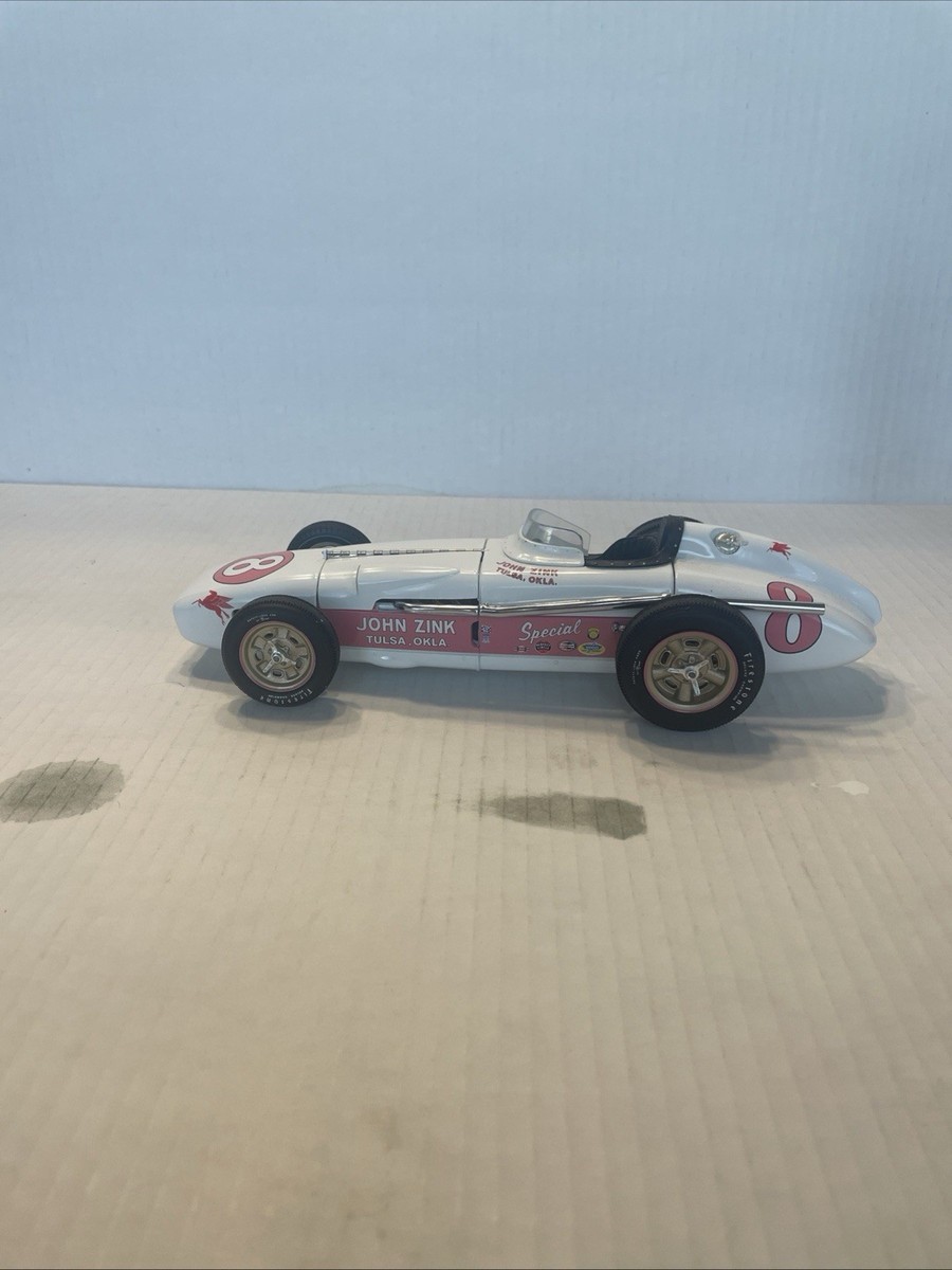 CAROUSEL 1 1:18 #8 WATSON ROADSTER INDY 500 WINNER 1956