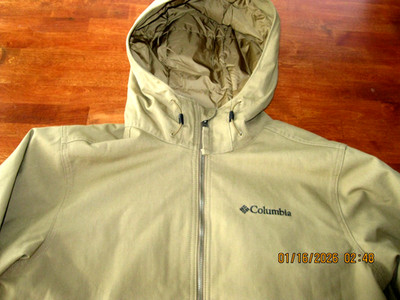 MINT Columbia Men's Loma Vista II Hooded Jacket heavy duty size SM  Delta Brown