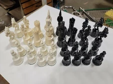 Gallant Knight Chess Pieces continental 4 7/8" King new old stock 