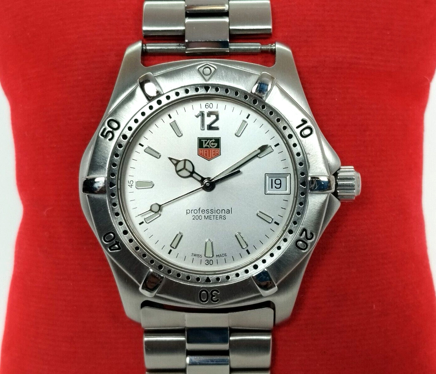 TAG HEUER PROFESSIONAL 200 METERS STEEL QUARTZ BOY SIZE UNISEX