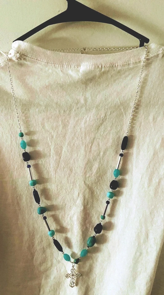 North River Outfitter NRO 蓝色 Lucite 珠银色十字架项链 W — 第 3/4 张图片