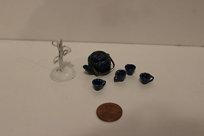 HTF Vtg metal Doll House Kitchen Room Mini Tea Pot Kettle Blue Coffee Cups Tree