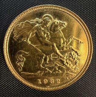 Elizabeth II Gold Full Sovereign 1982 St George & Dragon
