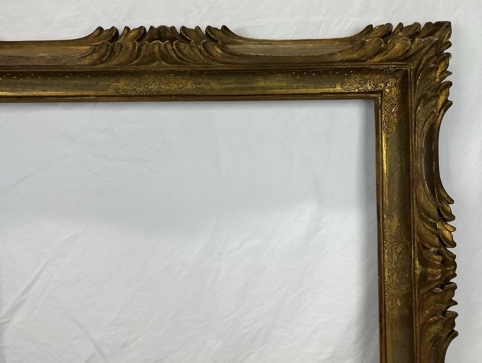 Antiguo marco dorado perforado de esgrafiado italiano tallado a mano 16 x 20 apertura Foto 3 de 4