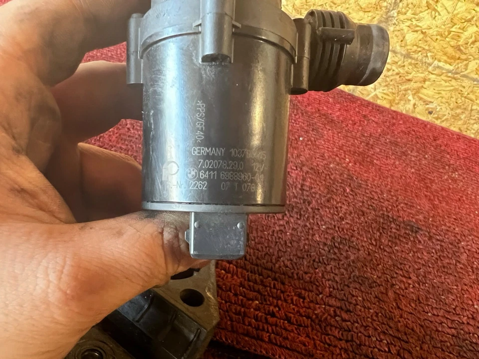 BMW 2004-2010 E60 E63 ЭЛЕКТРИЧЕСКИЙ ВСПОМОГАТЕЛЬНЫЙ ВОДЯНОЙ НАСОС OEM 105MK - Изображение 4 из 4