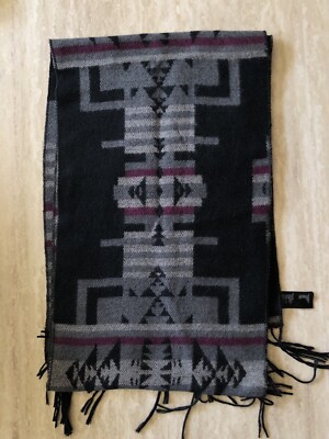 Forever 21 Accessories Black and Gray Tribal Geometric Print Knit Fringe  Scarf