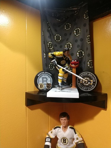 2005 McFarlane Toys NHL Legends Boston Bruins Phil Esposito Series
