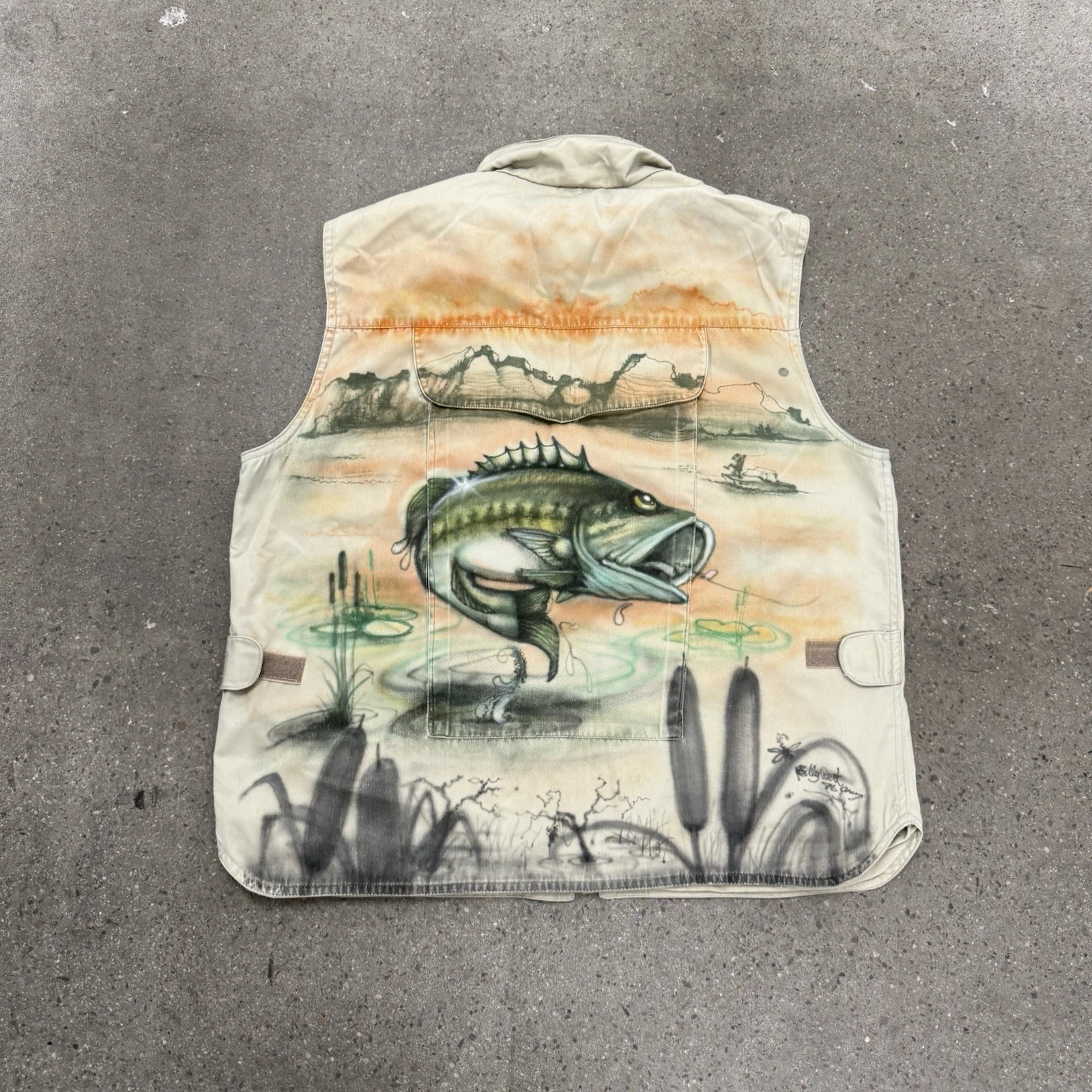 Fishing Hand painted Vest Outdoors Photography Fishing Size Large