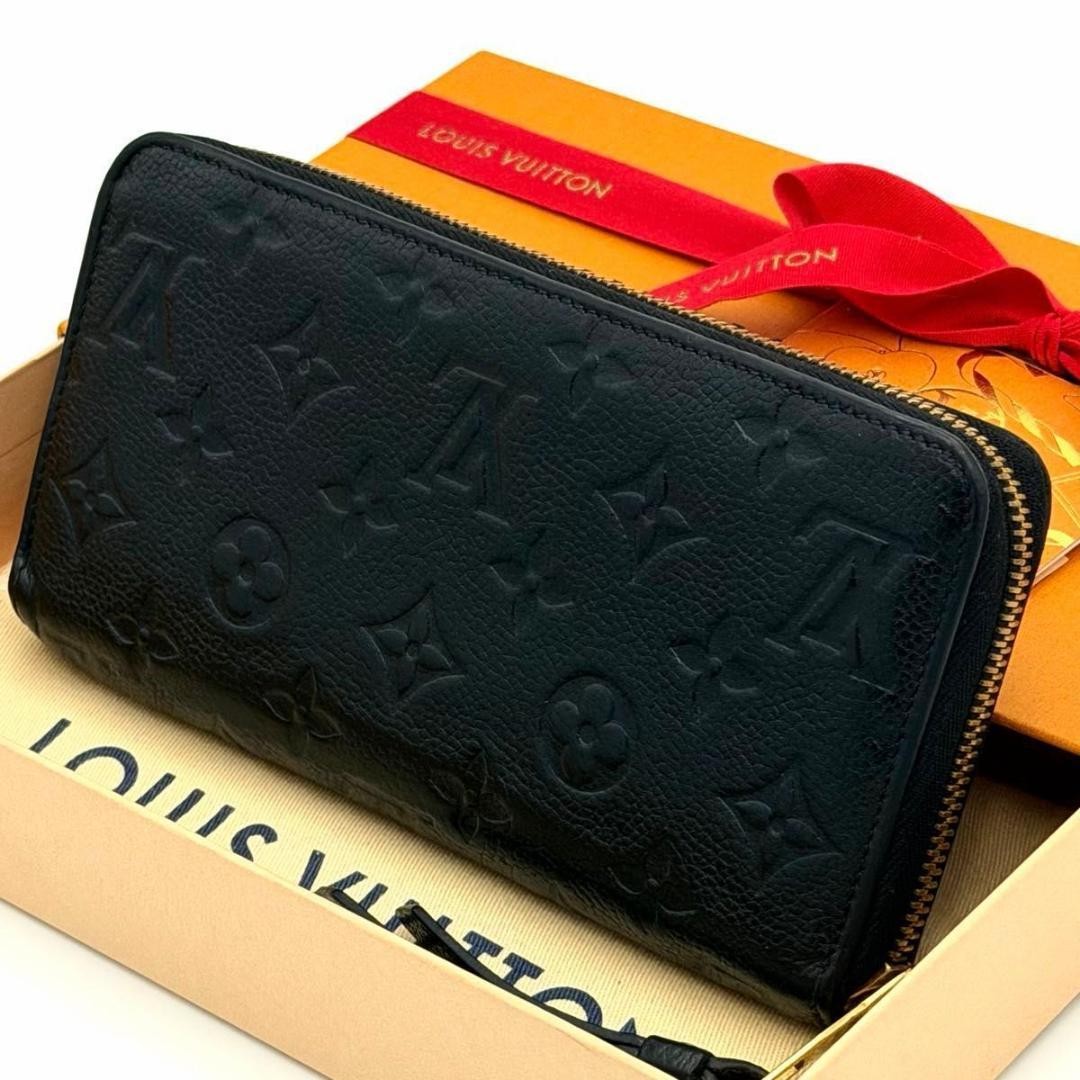 Extremely Beautiful Condition Vuitton Monogram Em… - image 1