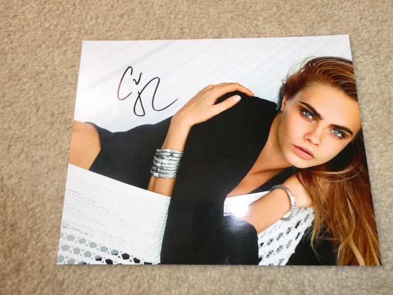 Movie TV Actress Cara Delevingne Signed Autographed 8x10 Photograph