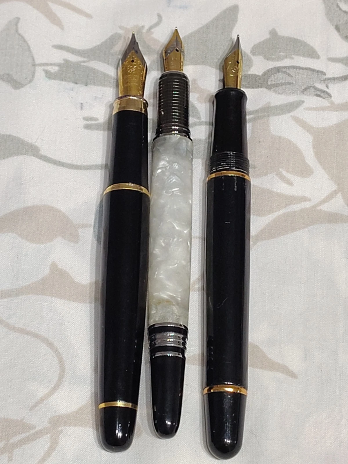 LOT OF 53 DIFFERENT FOUNTAIN PENS MOSTLY MADE IN USA - product detail image 22