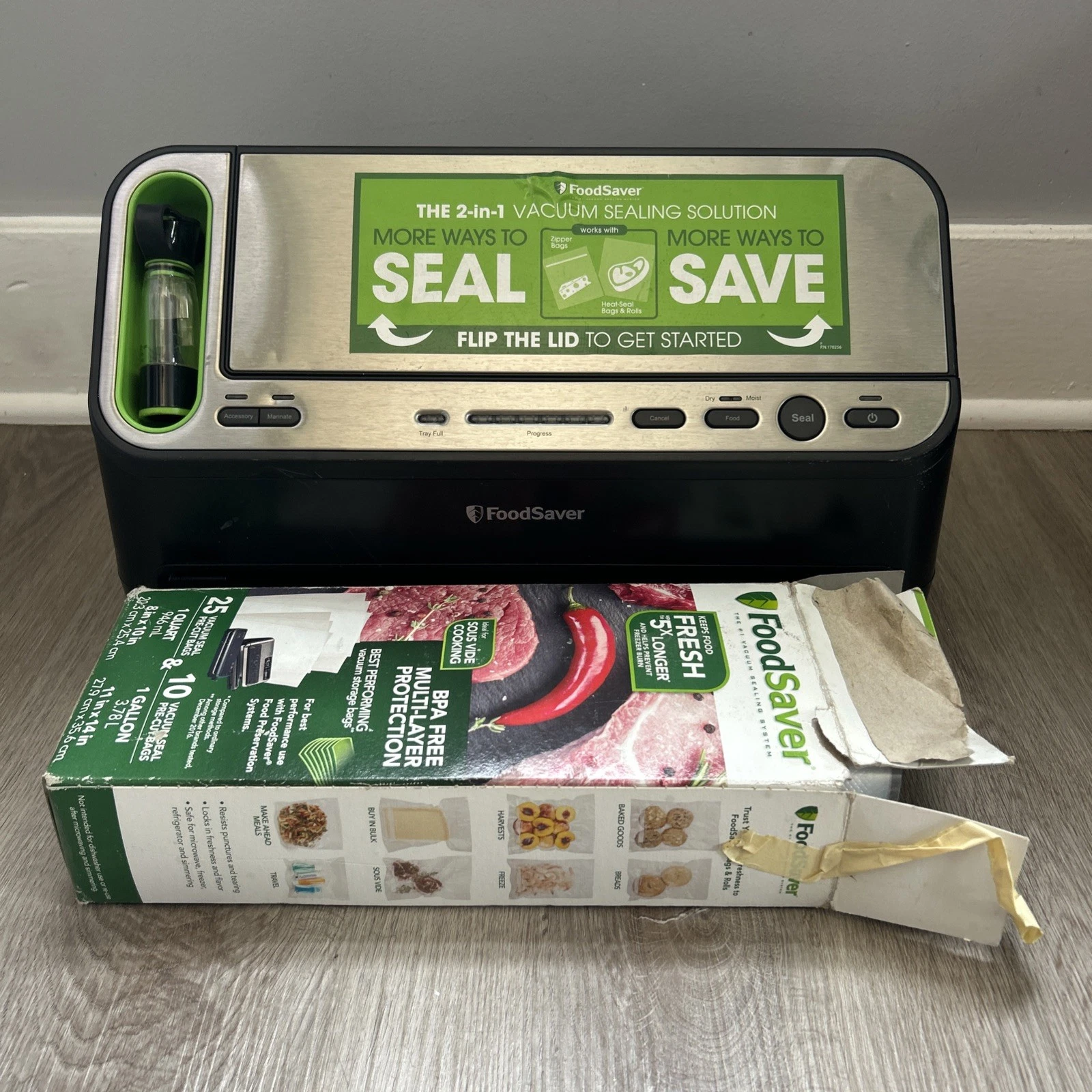 FoodSaver V4440 2 in 1 Vacuum Sealing Solution Food Bag Sealer w/ Box Rolls Bags
Opens in a new wind