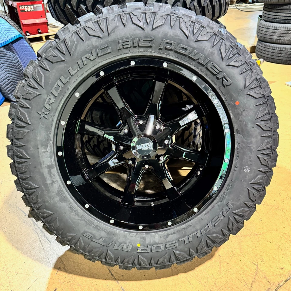 Ruedas 20x10 Moto Metal MO970 Negro 35" RBP MT Neumáticos 8x170 Ford Super Duty F250 Foto 2 de 4