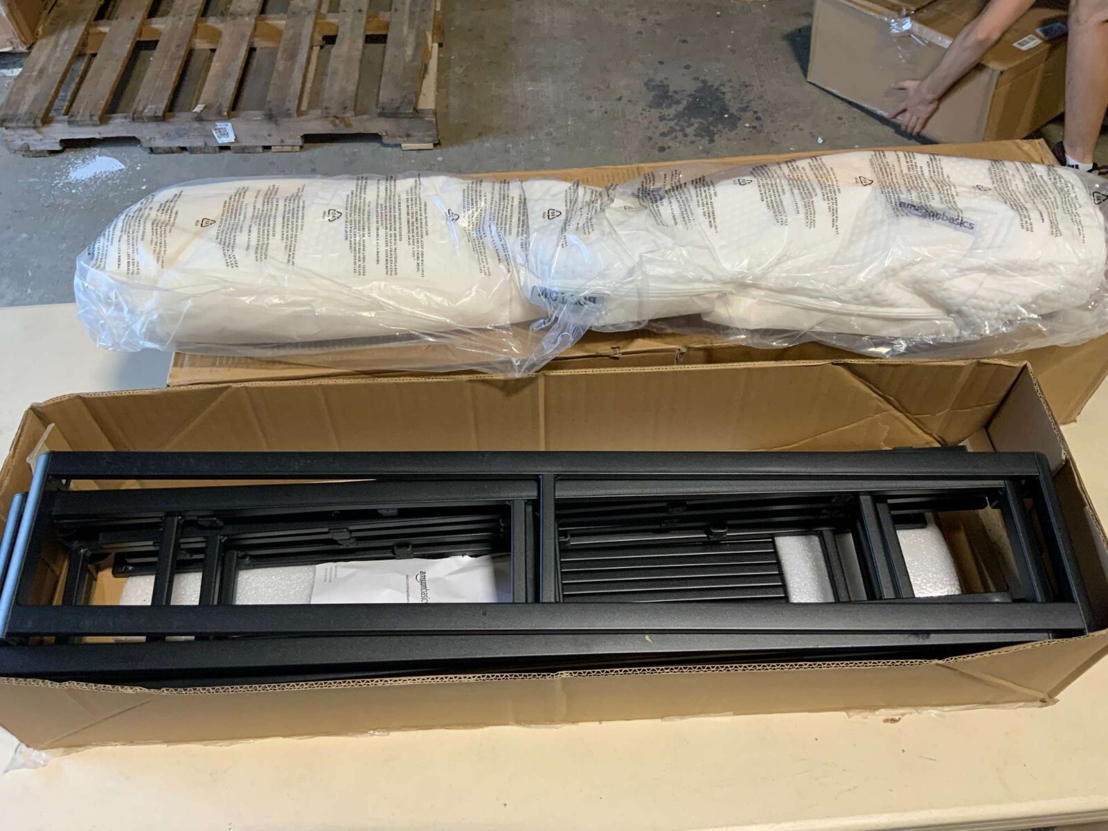 Amazon Basics Smart Box Spring Bed Base 7 In. Mattress Foundation Twin