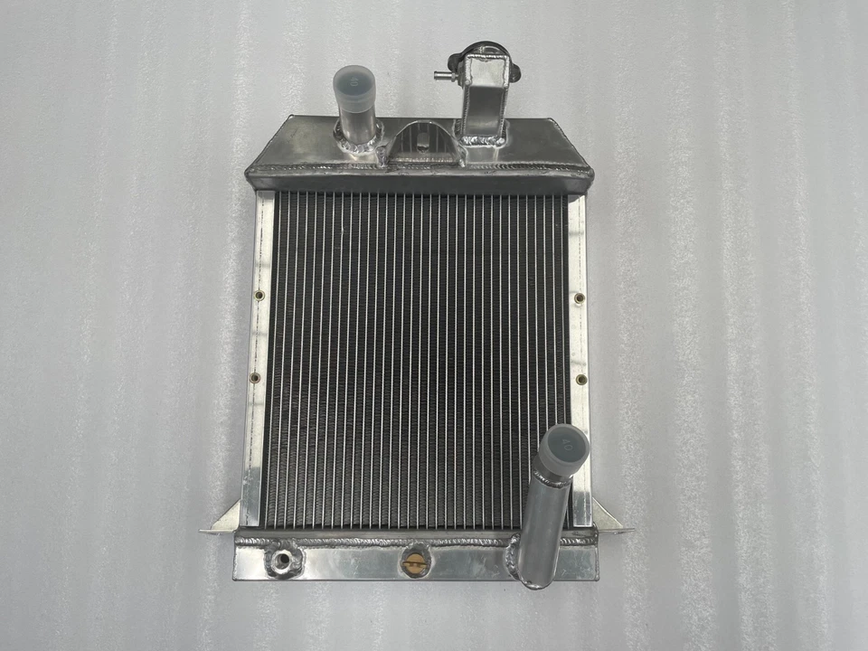 Radiador de aluminio Fit Morgan Plus 8/+8 MOSS BOX 1968-2004 Foto 2 de 4