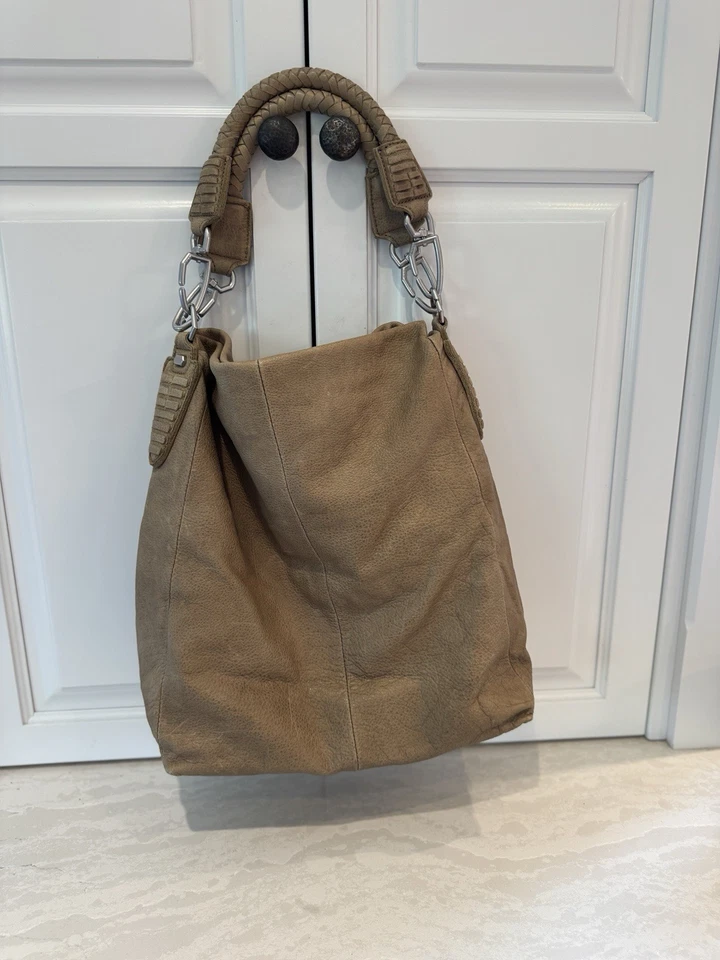 Bolso de hombro Liebeskind Berlin de cuero suave tostado Foto 3 de 4