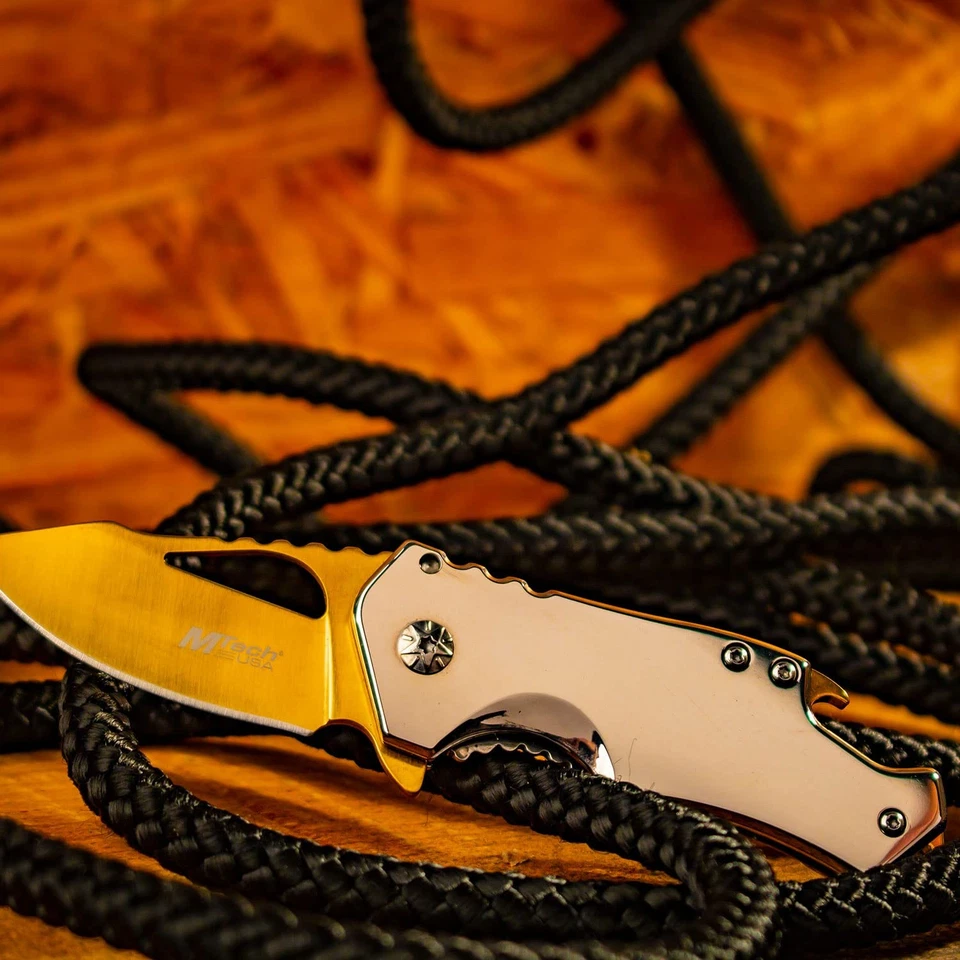 - Cuchillo Plegable Asistido por Resorte - Hoja de Borde Fino Recubierta de TiNite Dorada, Espejo... Foto 2 de 4