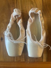 Suffolk Reign Pointe Ballet Shoes Standard Shank 3.5 Length 1X Width NIB