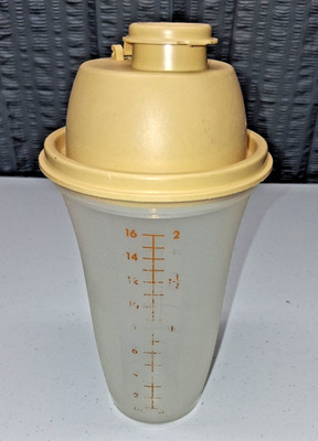 Vintage Tupperware Quick Shake Container 844 Harvest Gold Gravy Shaker 16oz