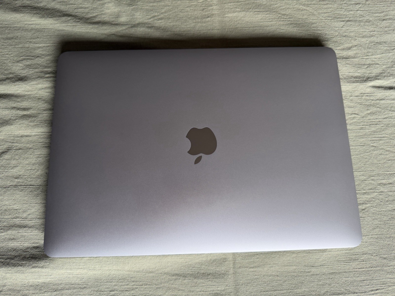 Apple MacBook Pro 13” i5 | 16GB RAM | 512GB SSD | Silver | Mint