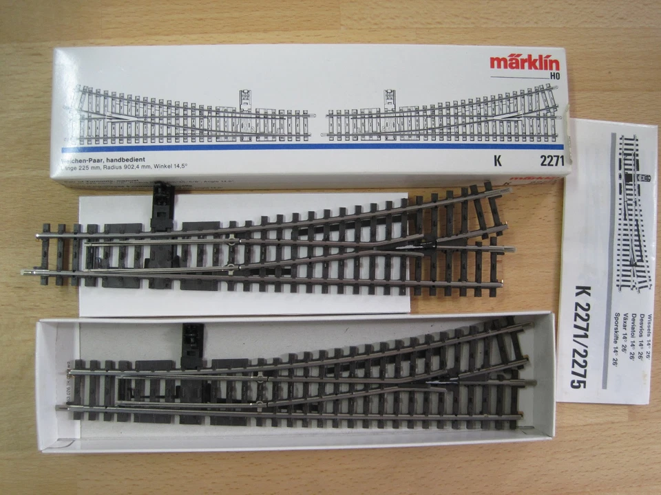 Märklin 2271  schlanke Weichen manuell 2 x li mit OV  geprüft und  okay  K-Gleis - Bild 1 von 1