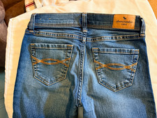 Abercrombie Kids Unisex Blue Denim Straight Jeans 9-10Y Medium Wash
