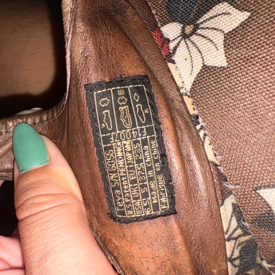 Zapatos planos informales cómodos Teva Balletcore Mary Jane para mujer con acento floral Foto 2 de 4