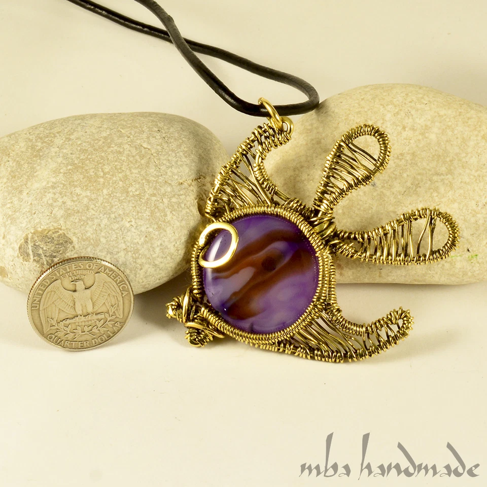 Collar de peces de cristal con rodajas de ágata púrpura - Jumbo - Joyería artesanal envuelta en alambre Foto 3 de 4