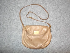 MARC BY MARC JACOBS STANDARD SUPPLY GRAYISH BROWN LEATHER CROSSBODY BAG       