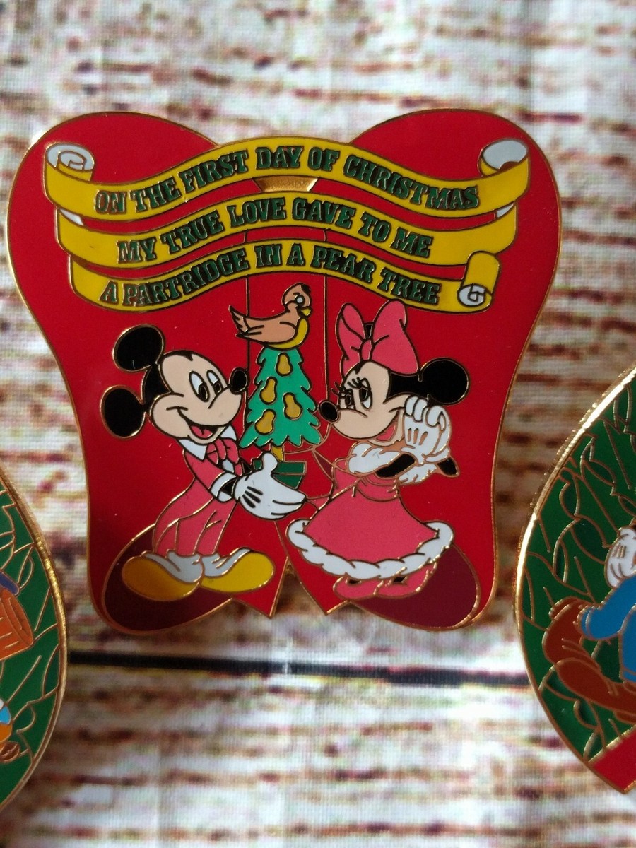 Disney Pins 12 Days of Christmas 2000 Wreath 70+ Characters