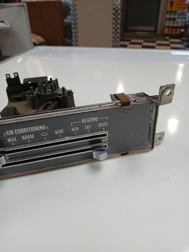 71 72 CHEVELLE EL CAMINO MONTE CARLO DASH A/C Heater Control AC Air Conditioning - Picture 3 of 6
