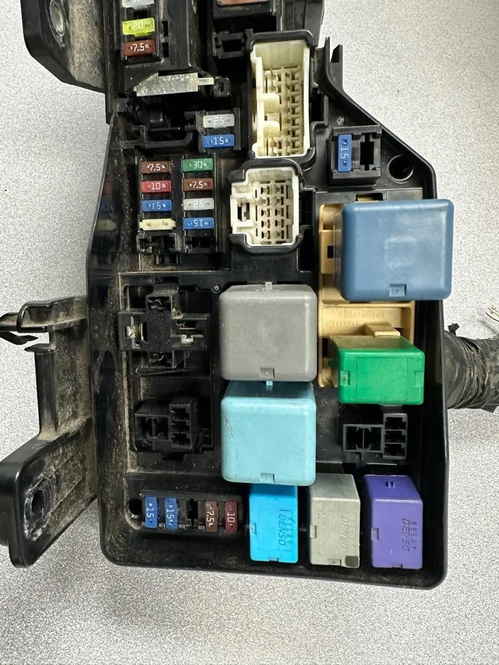 2005-2010 Toyota Avalon Engine Fuse Box Relay Module 82662-07060 OEM Foto 3 de 4