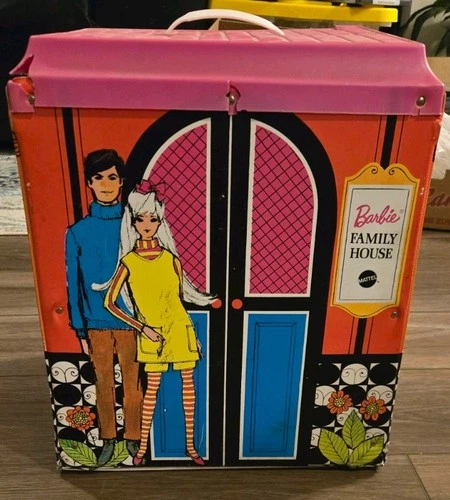 Vintage 1968 Mattel Mod Barbie Family House Fold Out Vinyl Dollhouse & Furniture
