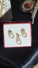 Elegant Exquisite Gold Tone Pierced Earrings And Necklace Pendant Set