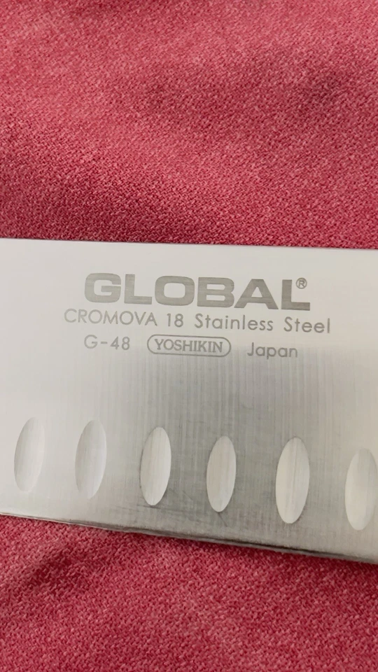 Cuchillo tierra hueca Santoku Global G-48-7 pulgadas, 18 cm, 7", acero inoxidable Foto 2 de 3