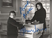 Anouk Aimee & John Hurt  Autogramme signed 18x22 cm Bild s/w