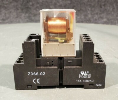 KUHNKE AUTOMATION 111A4-115VAC1 / 111A4115VAC1 RELAY w/ Z366.02 SOCKET