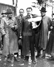 WERNHER VON BRAUN & OTHER GERMAN SCIENTIST SURRENDER - 8X10 PHOTO (EP-592)