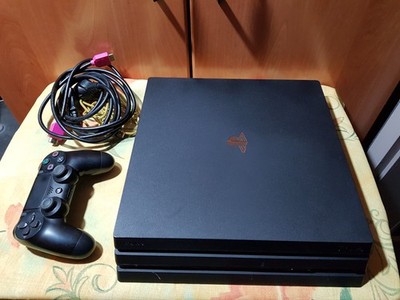 Sony PlayStation 4 Pro PS4 Pro 1TB + Controller usw.