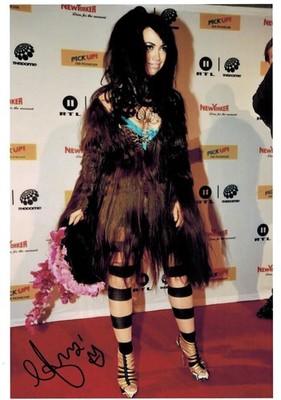 AURA DIONE - Original Hand Signed Autograph on Large Photo 20x30 (1585)