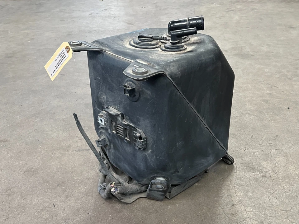 ⭐2016-2019 NISSAN TITAN XD DEF DIESEL EXHAUST FLUID RESERVOIR TANK OEM LOT2629 - Image 3 of 4