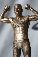 Statue Combat MMA Lutte - Figurine Arts Martiaux - Déco Sport Peint Main