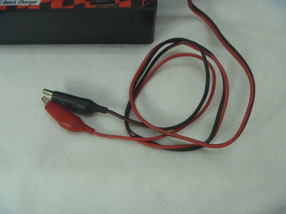 Dynamite Mega 2 AC/DC Quick Charger Ni-Cd Batteries  Fast Charge 12v 110v - Image 3 of 4