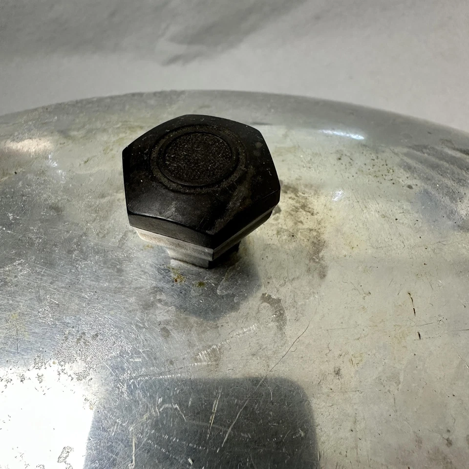 Vintage Household Institute Aluminum Oval Roaster Pan w/ Lid Trivet USA Bakelite - Image 2 of 4