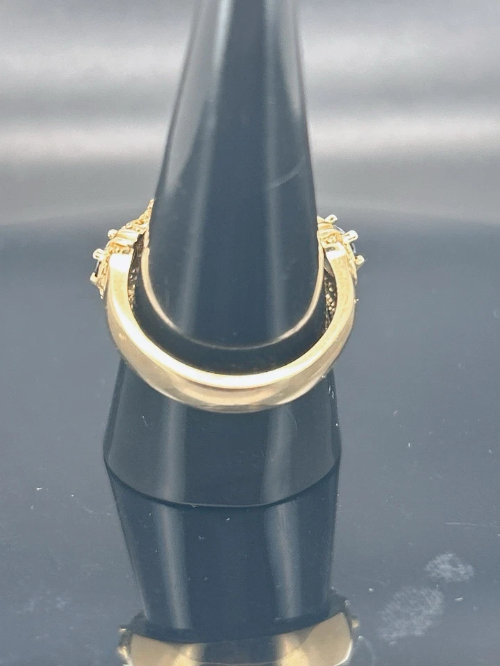 Anillo banda filigrana de zafiro y perlas de oro amarillo de 14K Foto 3 de 4